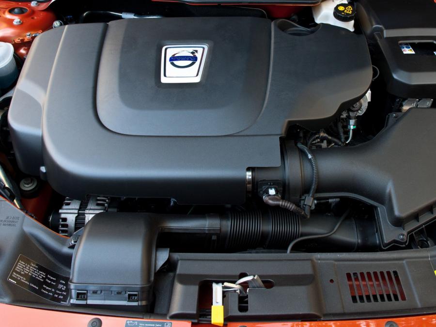  Volvo S40 D4 2010 года  (фото 2 из 9)
